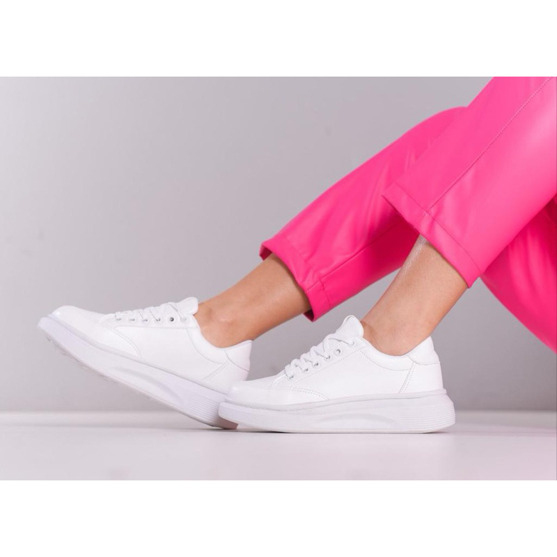 Tênis Branco Casual Confortável Feminino Moderno
